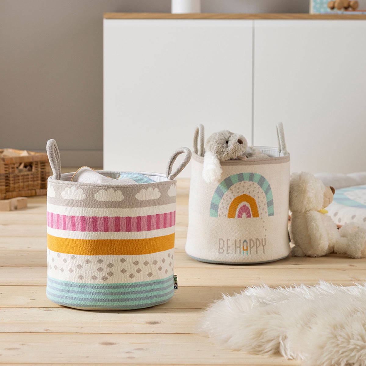 Aufbewahrungskorb im Kinderzimmer